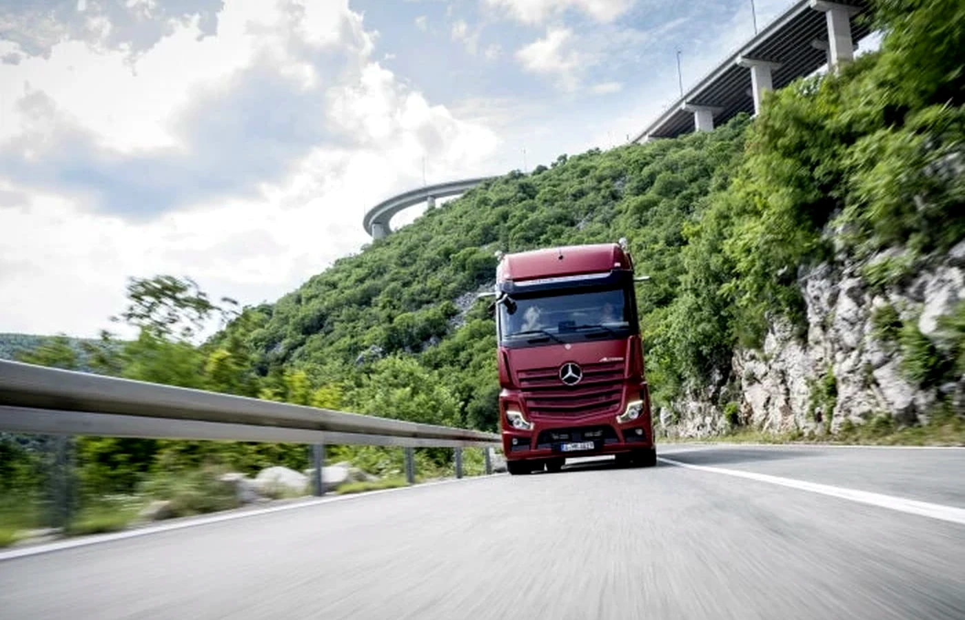 Mercedes-Benz Actros para Mudanzas Exclusivas AGAEL
